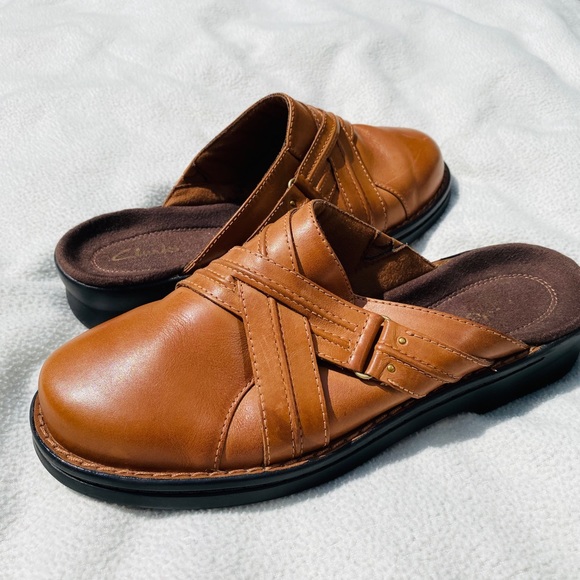 Clarks Shoes - Clarks Leather Clogs